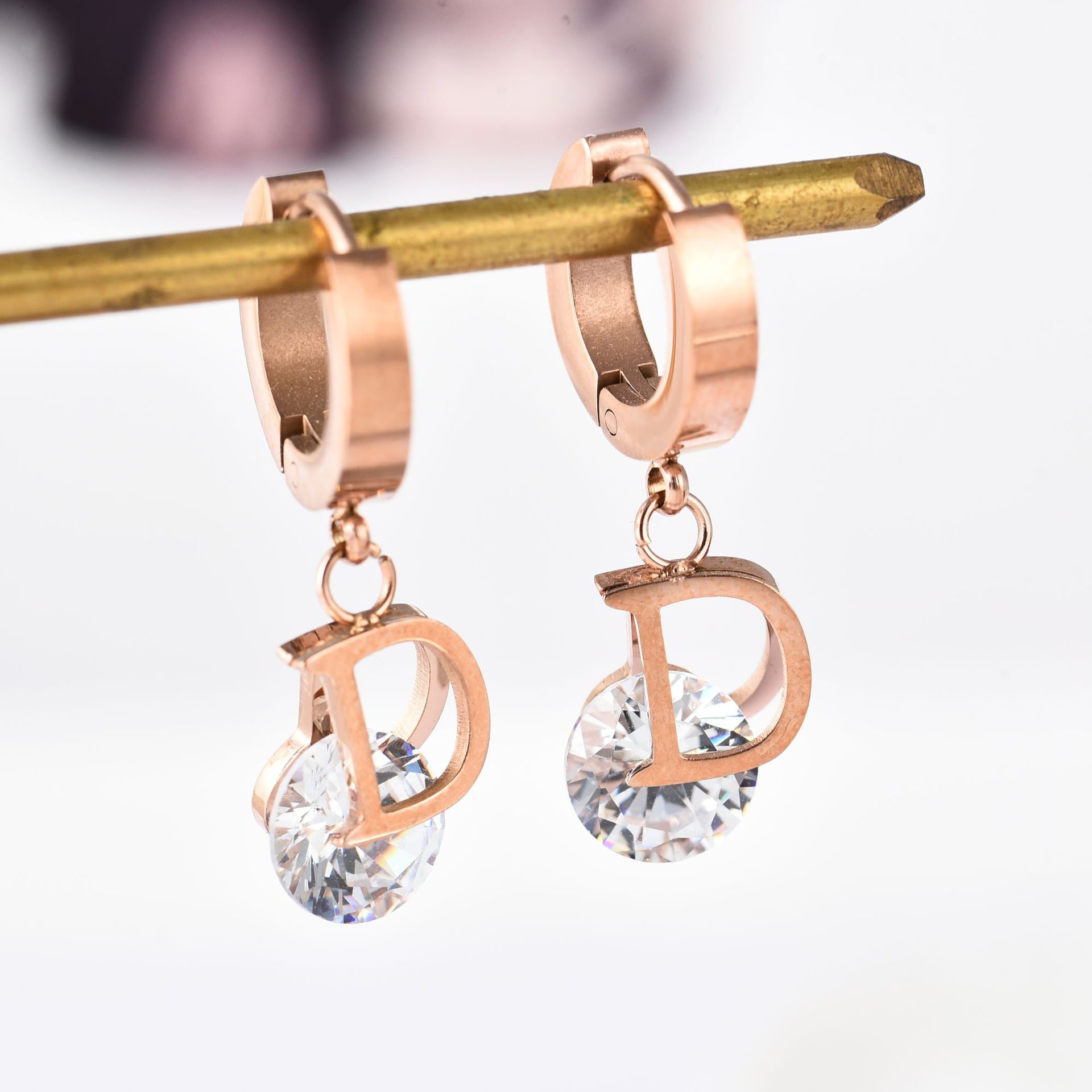 Vintage Luxury Letter D Crysta – Vintage Fashion Jewelry Brands Bewertung und Preis